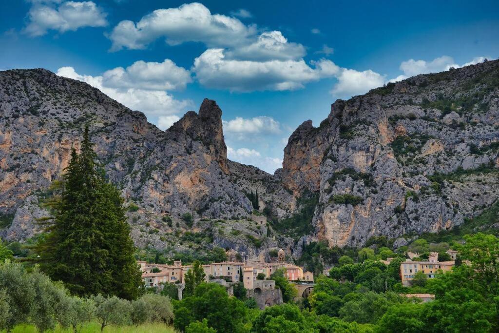 Villa Calme Avec Piscine A Greoux Екстер'єр фото